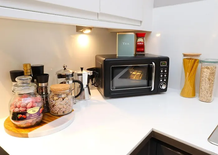 Brighton, Bn1, Short And Long Let, 3 Sleeps, 6 Mins Walk From Train Station